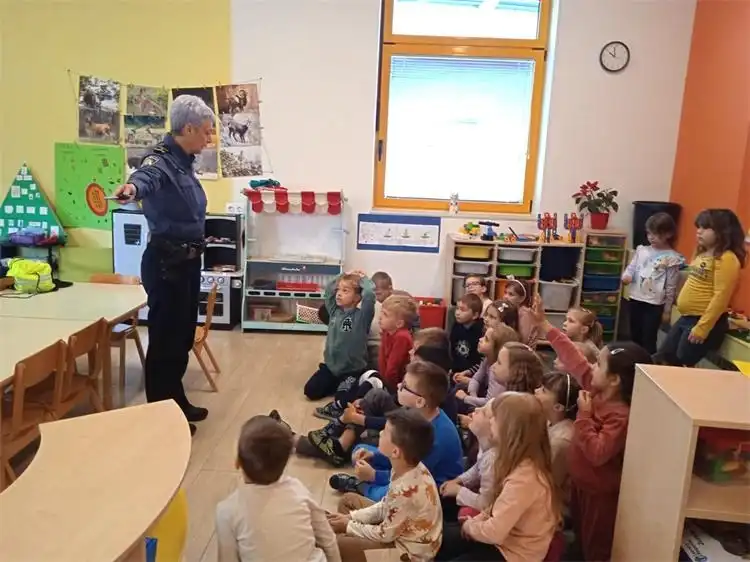 Preventivna akcija moj prijatelj policajac (4) Preventivna akcija moj prijatelj policajac (4)