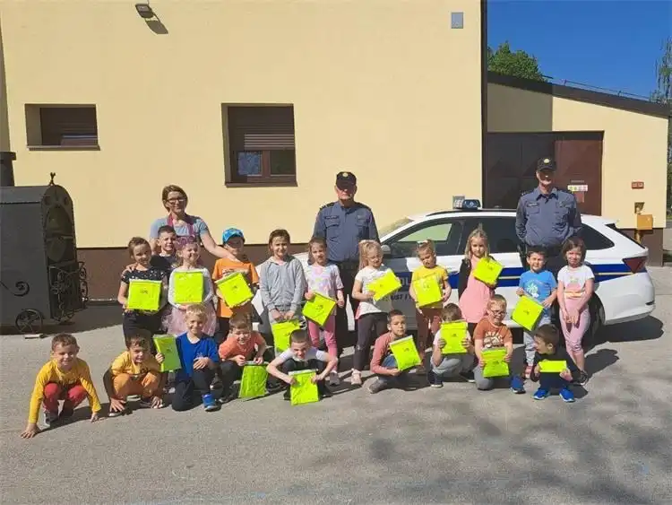 Preventivna akcija moj prijatelj policajac (8) Preventivna akcija moj prijatelj policajac (8)