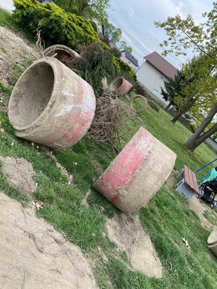 Pribislavec igralište betonski stupovi 2026 (2)