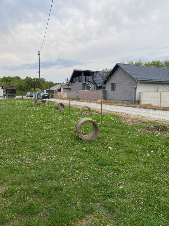 Pribislavec igralište betonski stupovi 2026 (6)