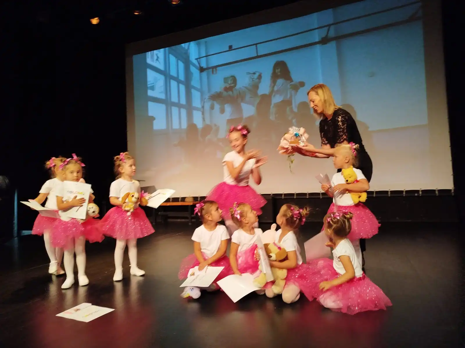 Priredba Serojnske mame i bebe 2024 (10) Priredba Serojnske mame i bebe 2024 (10)