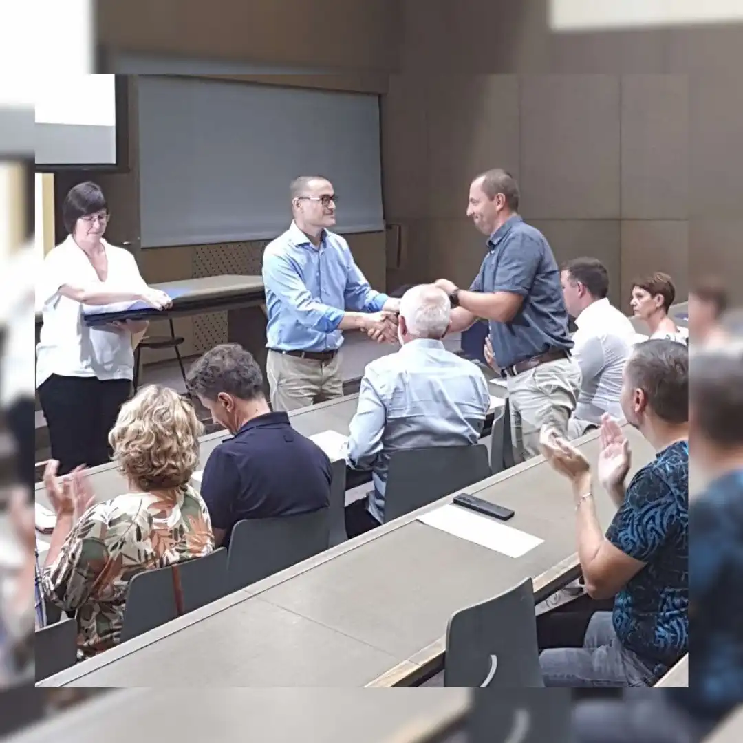 Priznanje FER-a čakovečkoj gimnaziji (3) Priznanje FER-a čakovečkoj gimnaziji (3)