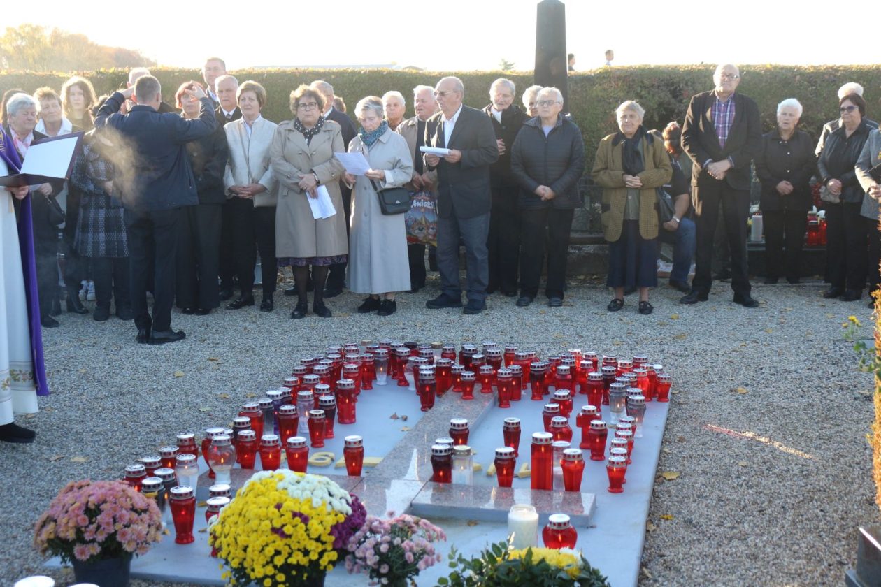 Procesija Svi Sveti Kotoriba groblje 16