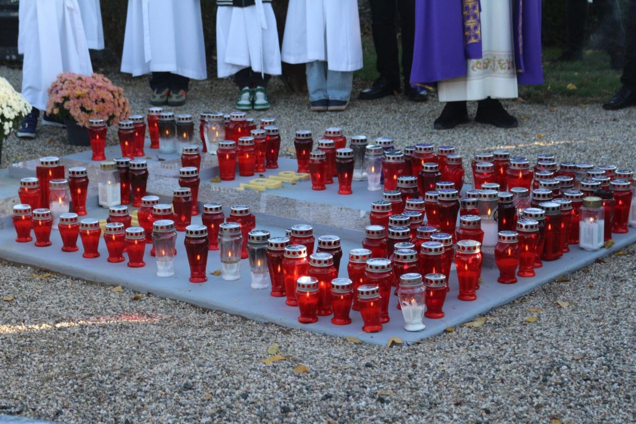 Procesija Svi Sveti Kotoriba groblje 19