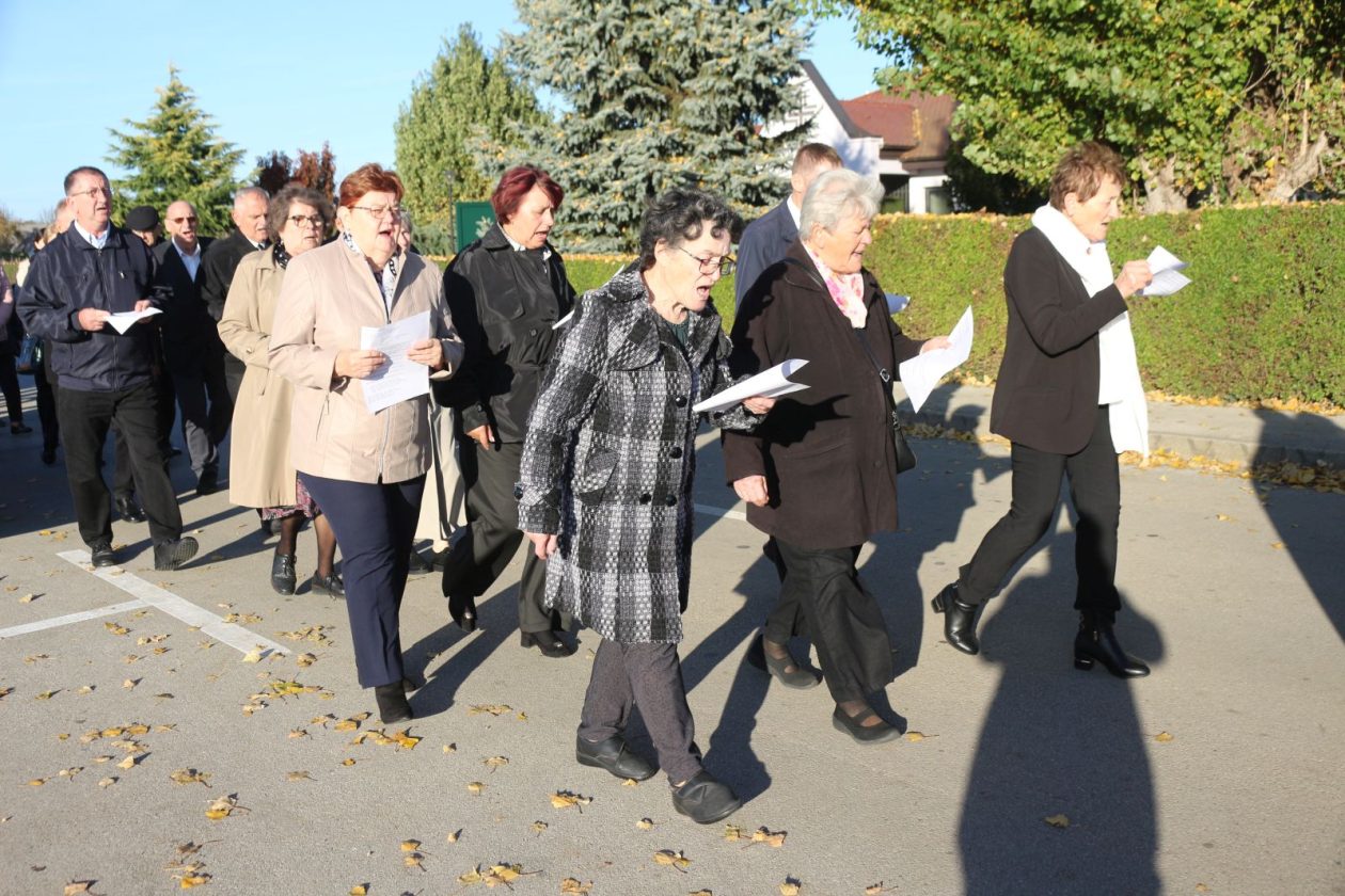 Procesija Svi Sveti Kotoriba groblje 8