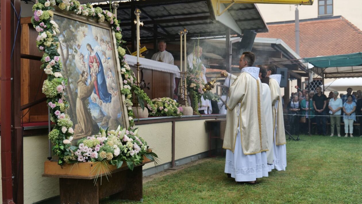 Procesija gospe od anđela 2025 porcijunkulovo (3) Procesija gospe od anđela 2025 porcijunkulovo (3)