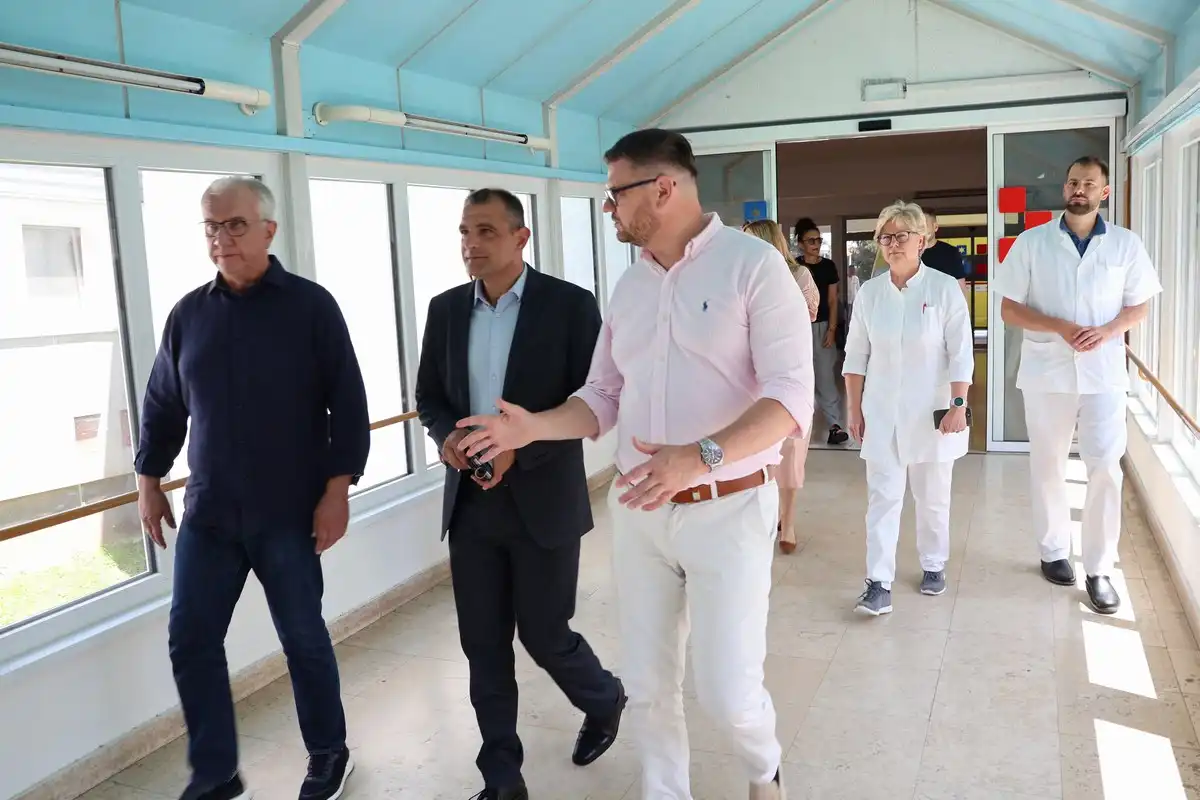 Profesor-Rajko-Ostojic-u-posjetu-zdravstvenim-ustanovama-Medimurja-10 Profesor-Rajko-Ostojic-u-posjetu-zdravstvenim-ustanovama-Medimurja-10