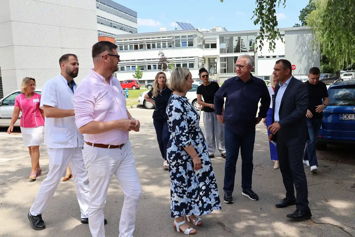 Profesor-Rajko-Ostojic-u-posjetu-zdravstvenim-ustanovama-Medimurja-16 Profesor-Rajko-Ostojic-u-posjetu-zdravstvenim-ustanovama-Medimurja-16