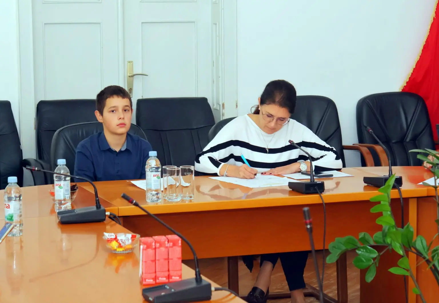 Projekt „Utjecaj, a ne ukras“ tema sastanka gradonačelnice Ljerke Cividini i Dječjeg vijeća i Dječjeg foruma Grada Čakovca (4) Projekt „Utjecaj, a ne ukras“ tema sastanka gradonačelnice Ljerke Cividini i Dječjeg vijeća i Dječjeg foruma Grada Čakovca (4)