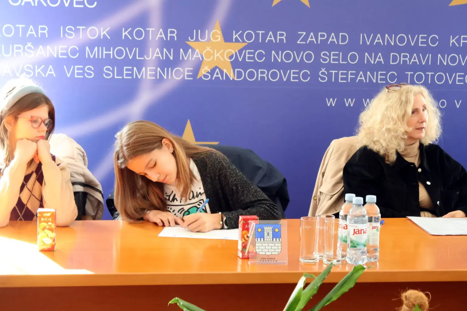 Projekt „Utjecaj, a ne ukras“ tema sastanka gradonačelnice Ljerke Cividini i Dječjeg vijeća i Dječjeg foruma Grada Čakovca (5) Projekt „Utjecaj, a ne ukras“ tema sastanka gradonačelnice Ljerke Cividini i Dječjeg vijeća i Dječjeg foruma Grada Čakovca (5)