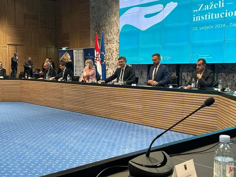 Projekt ‘zaželi’ Projekt ‘zaželi’