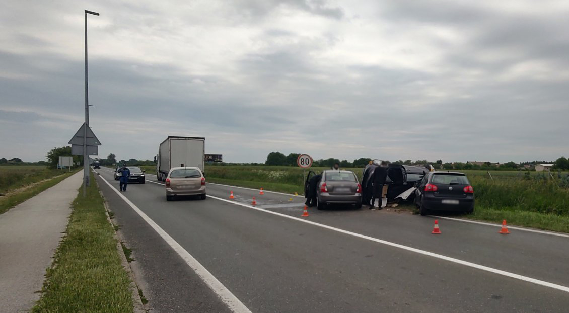 Prometna na zaobilaznici, tri automobila (3) Prometna na zaobilaznici, tri automobila (3)