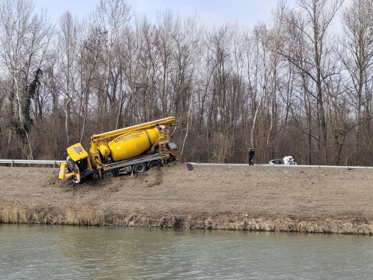 Prometna nereća otok 2026 kamion (10)