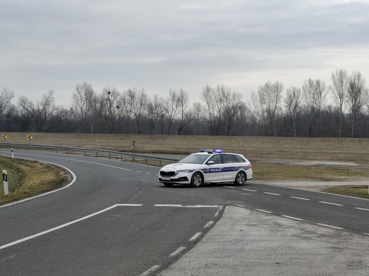 Prometna nereća otok 2026 kamion (7)