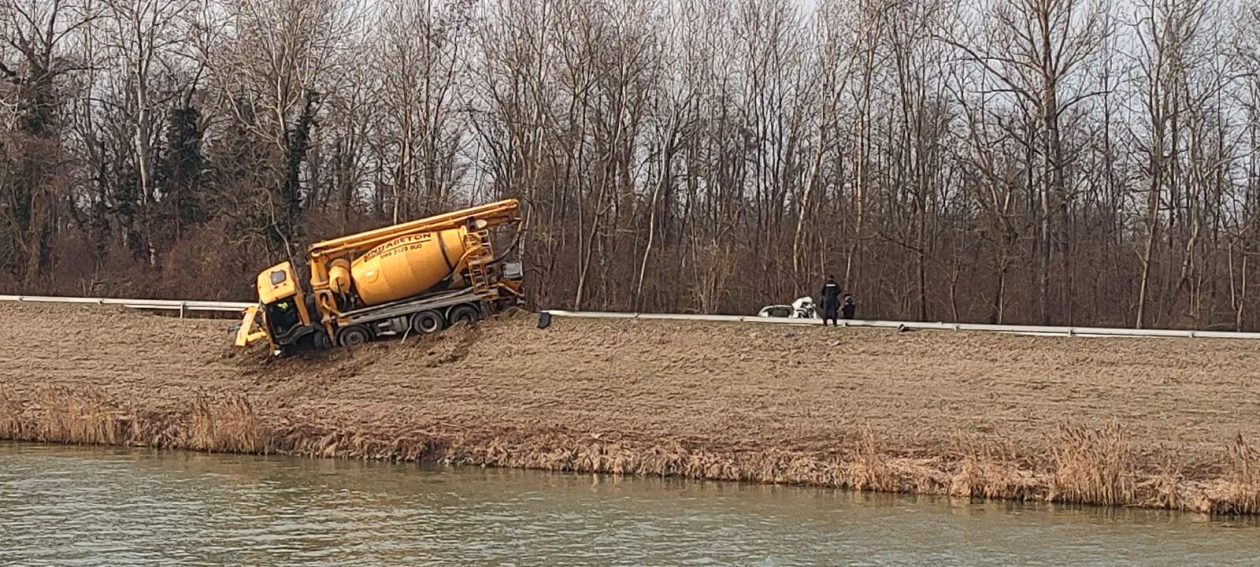 Prometna nesreća Otok (6)