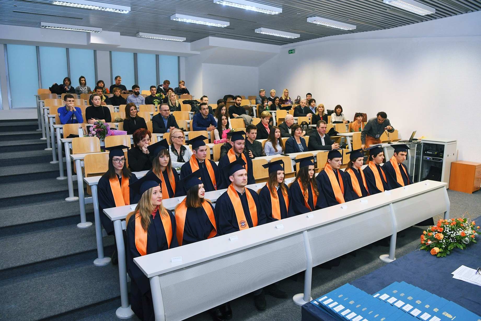 Fakultet za fiziku, promocija