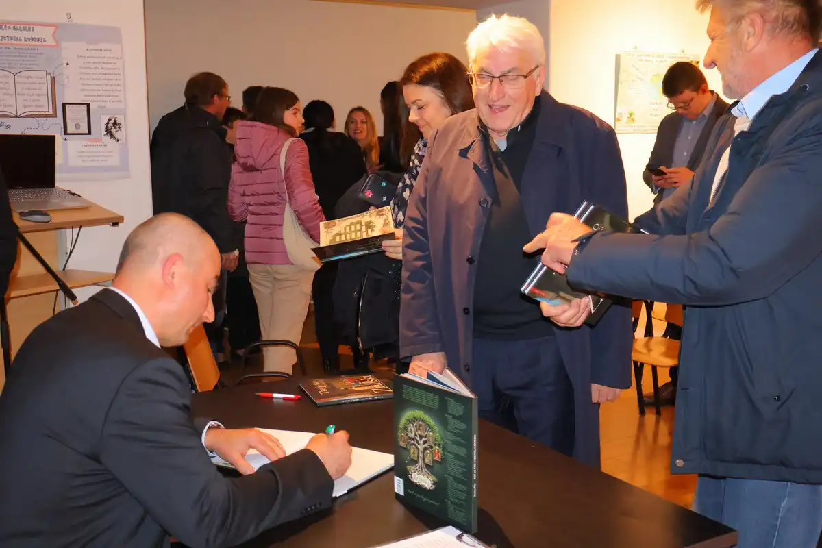 Promocija-knjige-Tko-je-tko-u-obitelji-Zrinski-25 Promocija-knjige-Tko-je-tko-u-obitelji-Zrinski-25