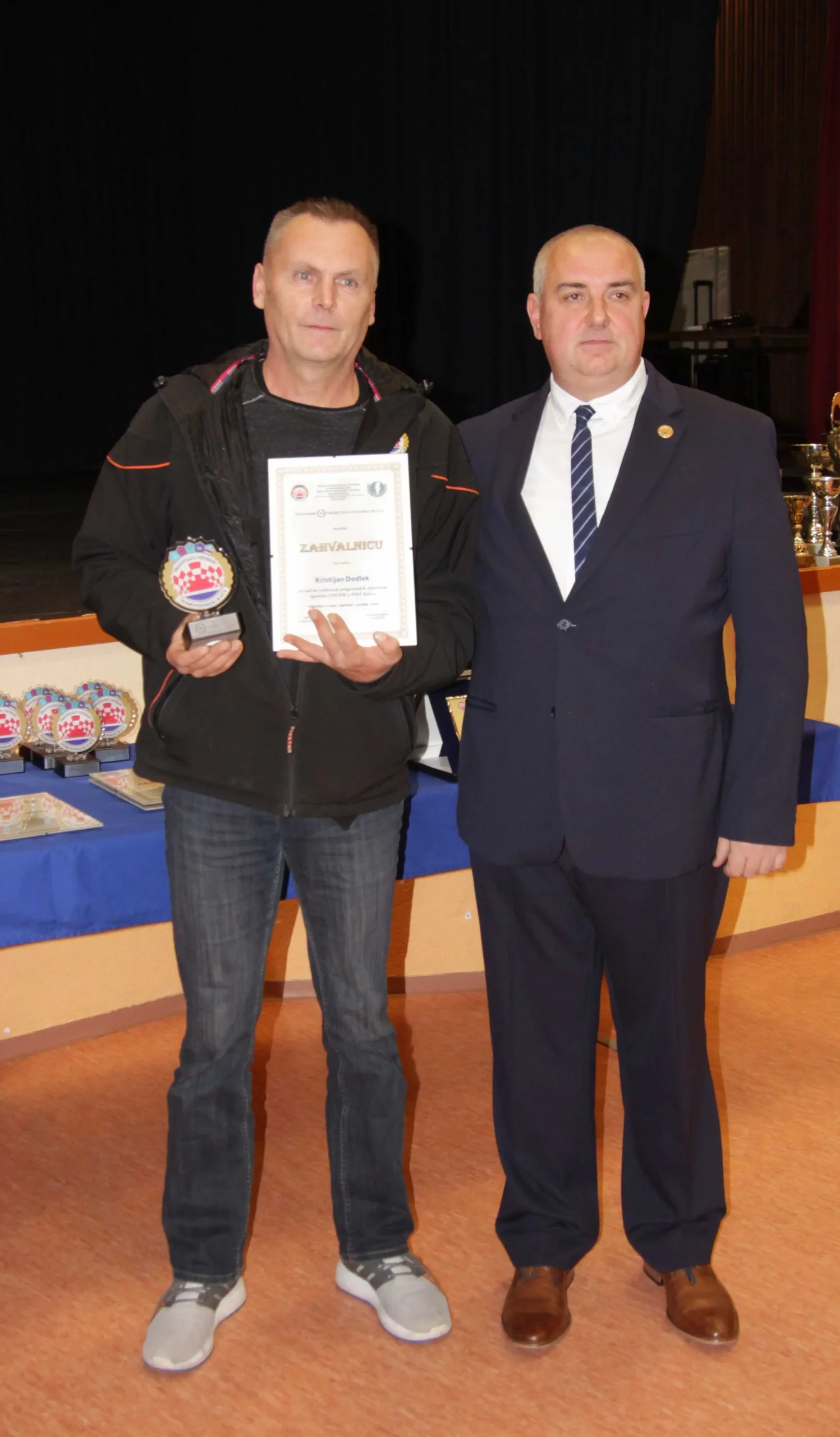 Proslava 30. godišnjice UDVDR-a ogranka Belica Zlatne i srebrne plakete za izniman doprinos (1) Proslava 30. godišnjice UDVDR-a ogranka Belica Zlatne i srebrne plakete za izniman doprinos (1)