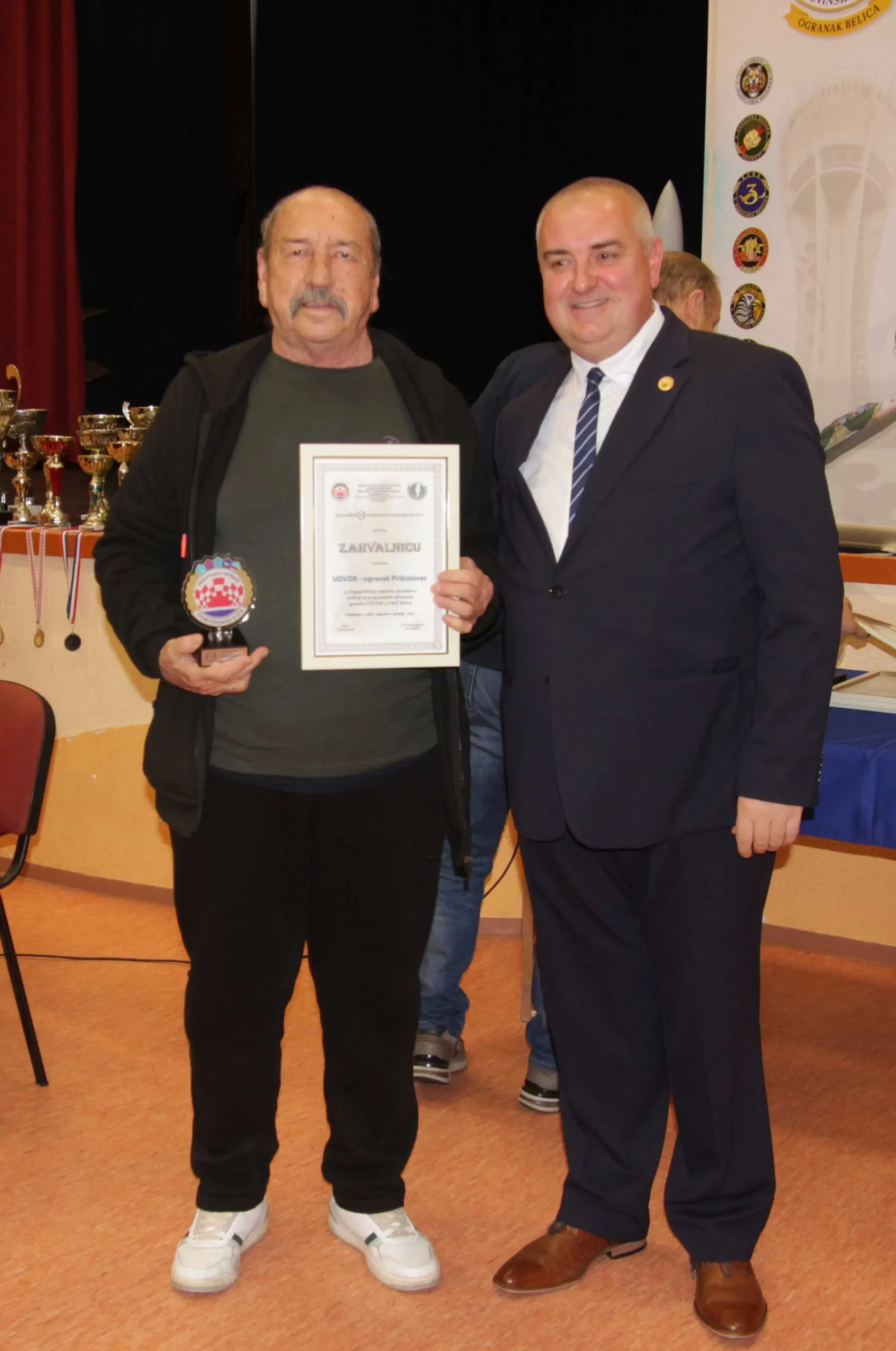 Proslava 30. godišnjice UDVDR-a ogranka Belica Zlatne i srebrne plakete za izniman doprinos (11) Proslava 30. godišnjice UDVDR-a ogranka Belica Zlatne i srebrne plakete za izniman doprinos (11)