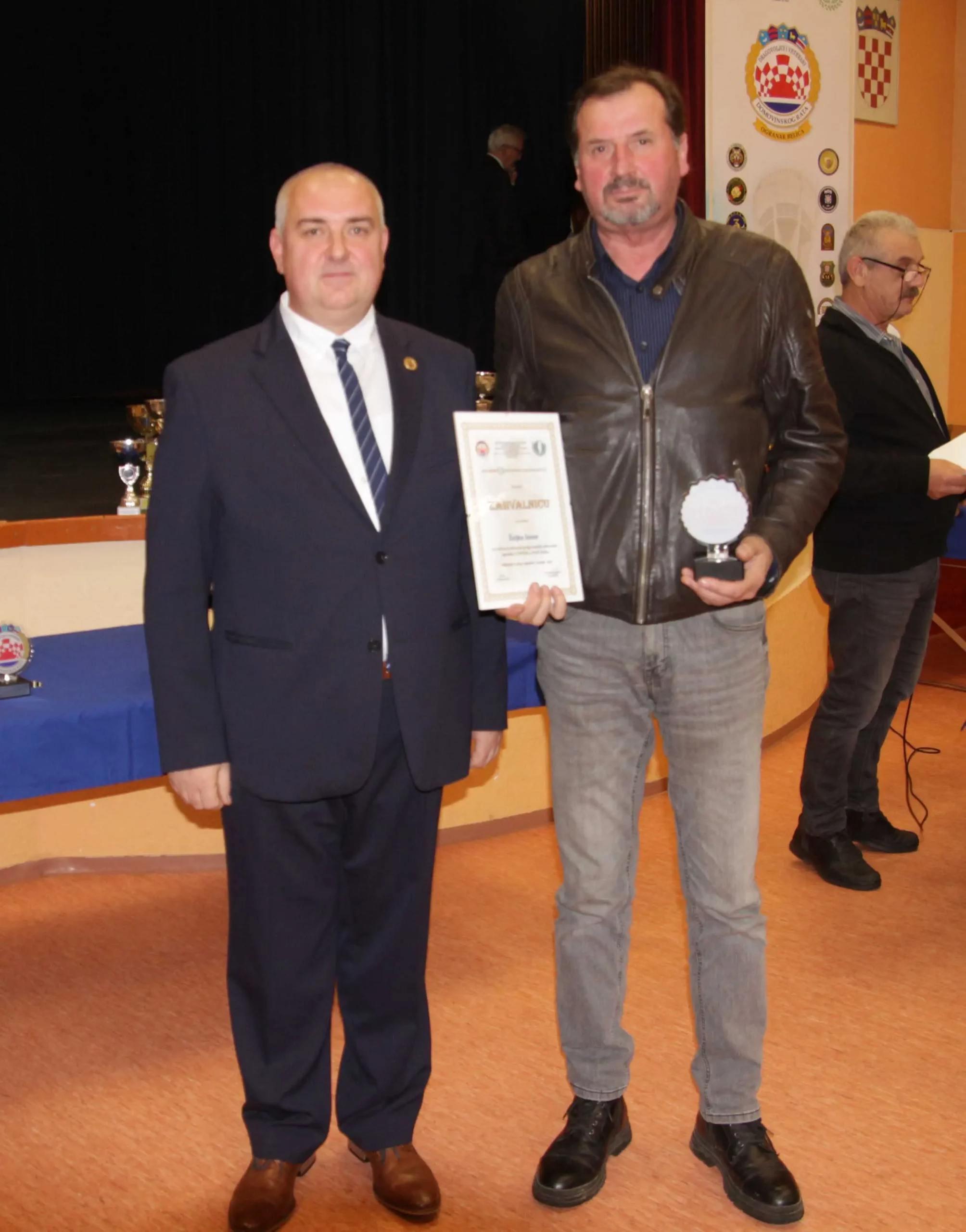 Proslava 30. godišnjice UDVDR-a ogranka Belica Zlatne i srebrne plakete za izniman doprinos (16) Proslava 30. godišnjice UDVDR-a ogranka Belica Zlatne i srebrne plakete za izniman doprinos (16)