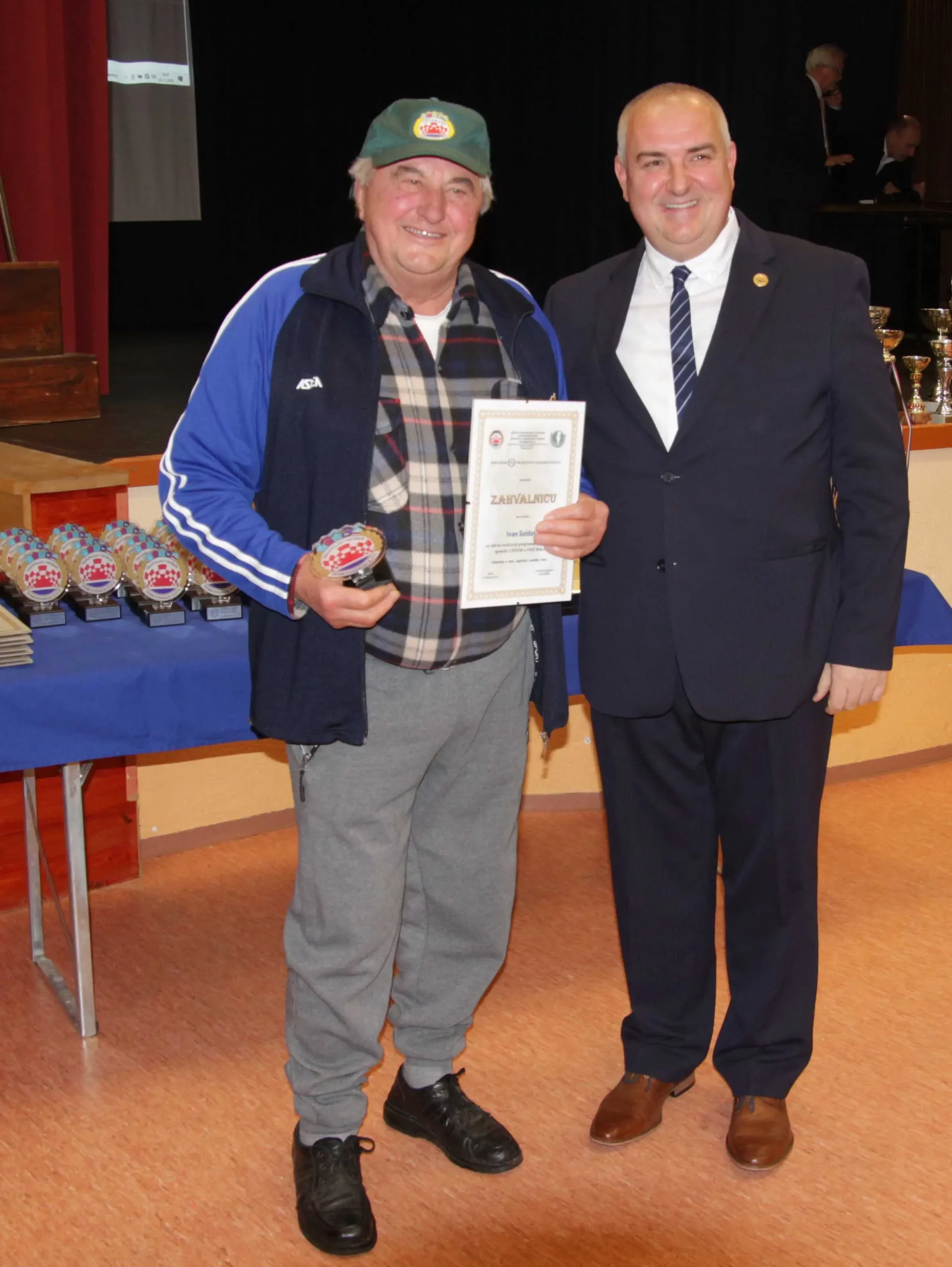 Proslava 30. godišnjice UDVDR-a ogranka Belica Zlatne i srebrne plakete za izniman doprinos (17) Proslava 30. godišnjice UDVDR-a ogranka Belica Zlatne i srebrne plakete za izniman doprinos (17)