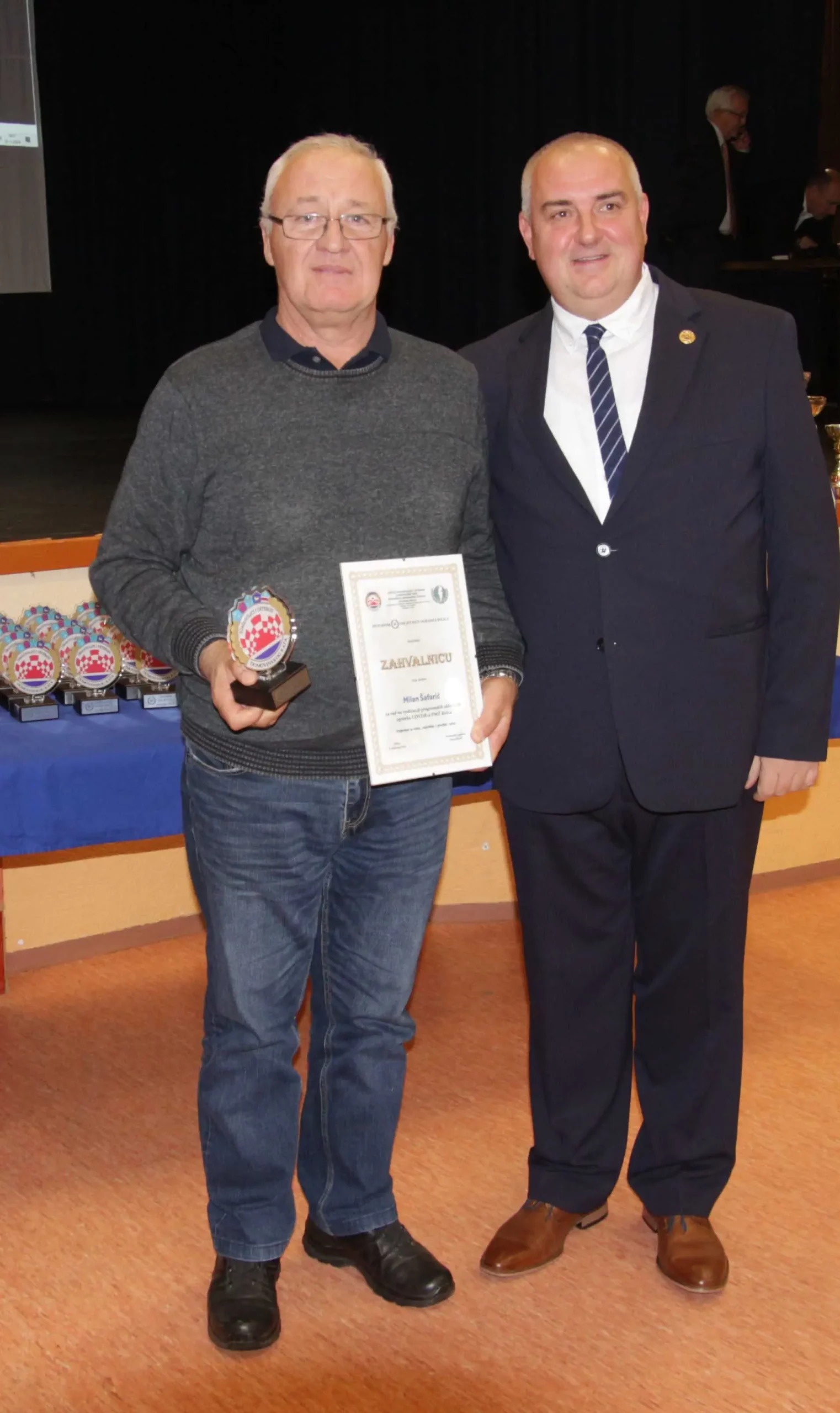 Proslava 30. godišnjice UDVDR-a ogranka Belica Zlatne i srebrne plakete za izniman doprinos (18) Proslava 30. godišnjice UDVDR-a ogranka Belica Zlatne i srebrne plakete za izniman doprinos (18)