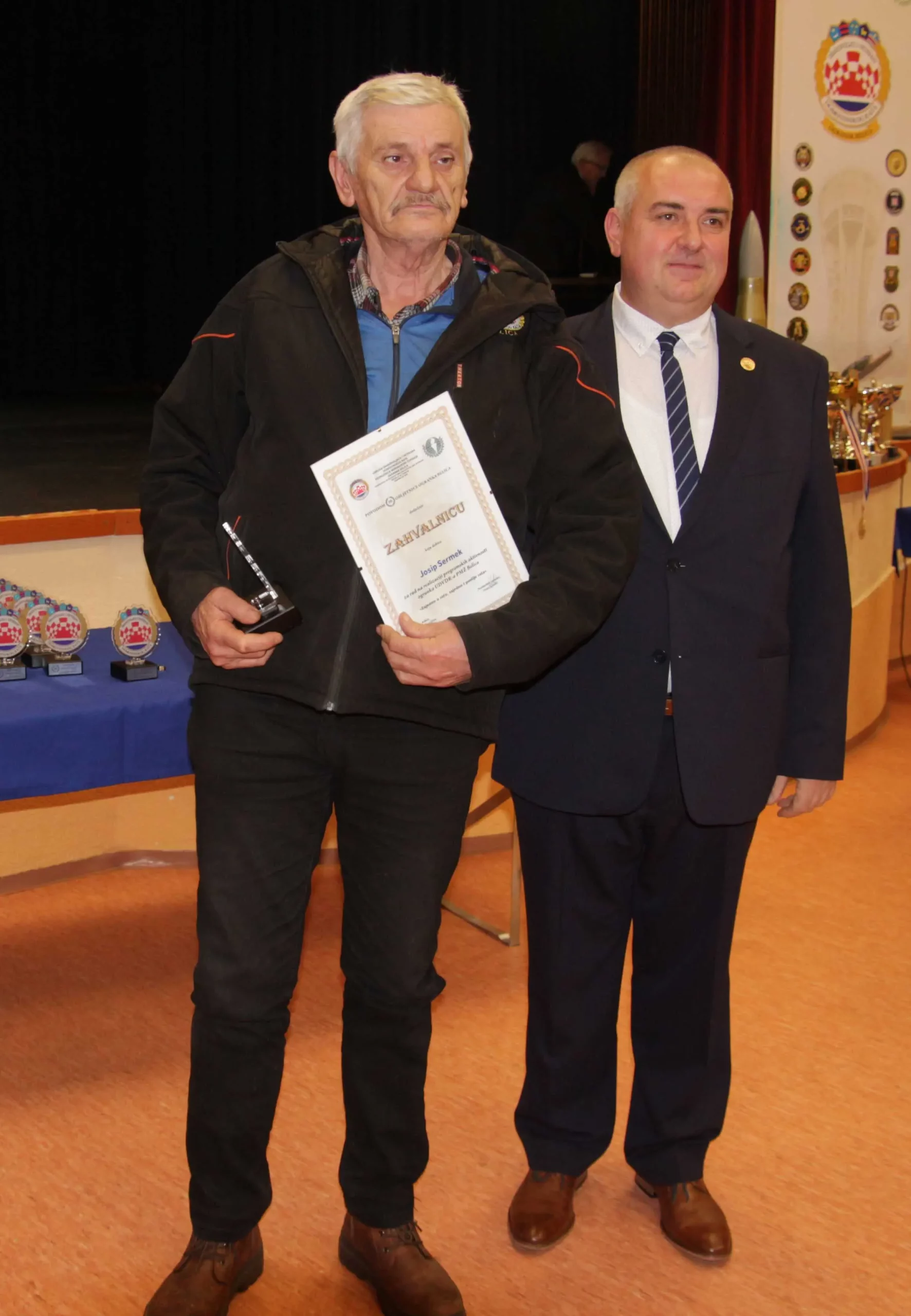 Proslava 30. godišnjice UDVDR-a ogranka Belica Zlatne i srebrne plakete za izniman doprinos (19) Proslava 30. godišnjice UDVDR-a ogranka Belica Zlatne i srebrne plakete za izniman doprinos (19)