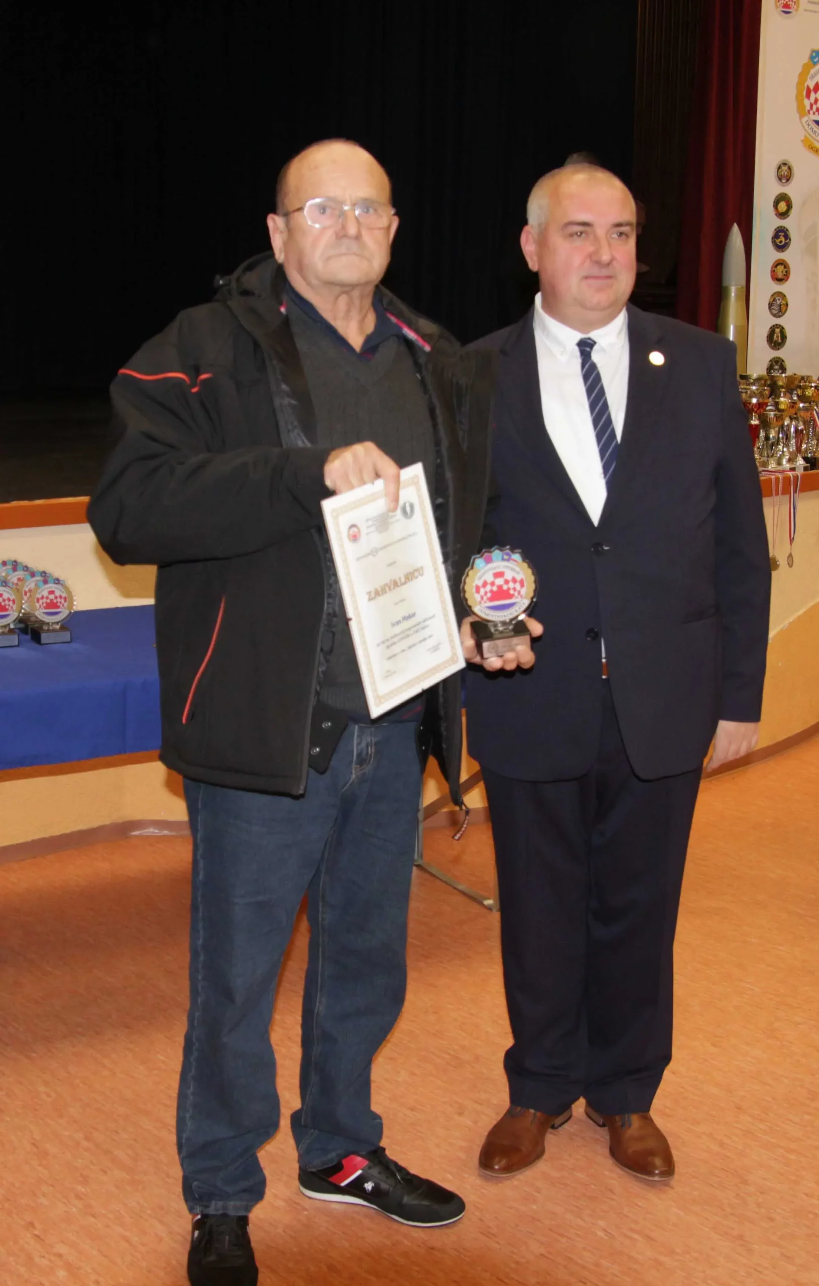 Proslava 30. godišnjice UDVDR-a ogranka Belica Zlatne i srebrne plakete za izniman doprinos (21) Proslava 30. godišnjice UDVDR-a ogranka Belica Zlatne i srebrne plakete za izniman doprinos (21)