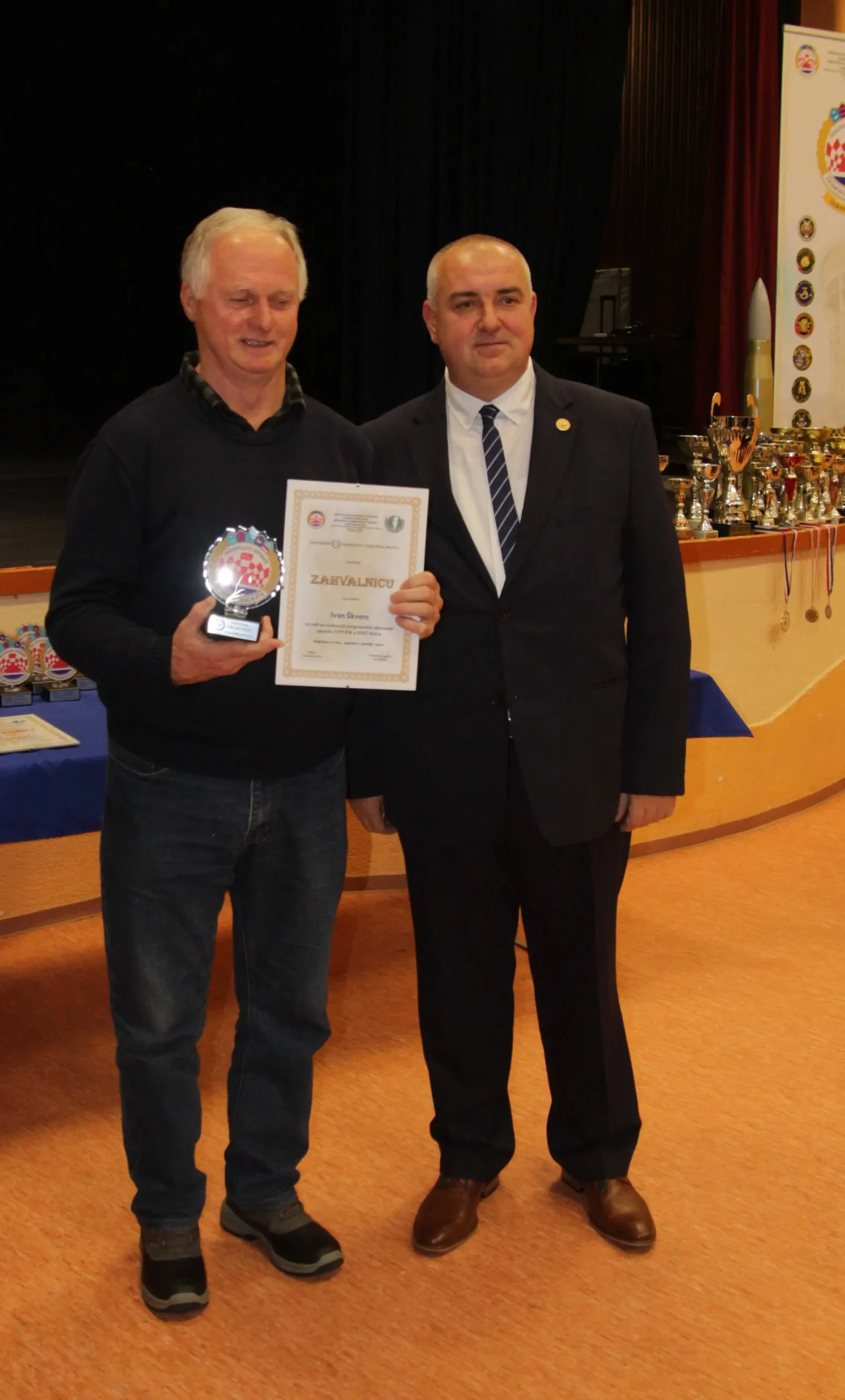 Proslava 30. godišnjice UDVDR-a ogranka Belica Zlatne i srebrne plakete za izniman doprinos (27) Proslava 30. godišnjice UDVDR-a ogranka Belica Zlatne i srebrne plakete za izniman doprinos (27)