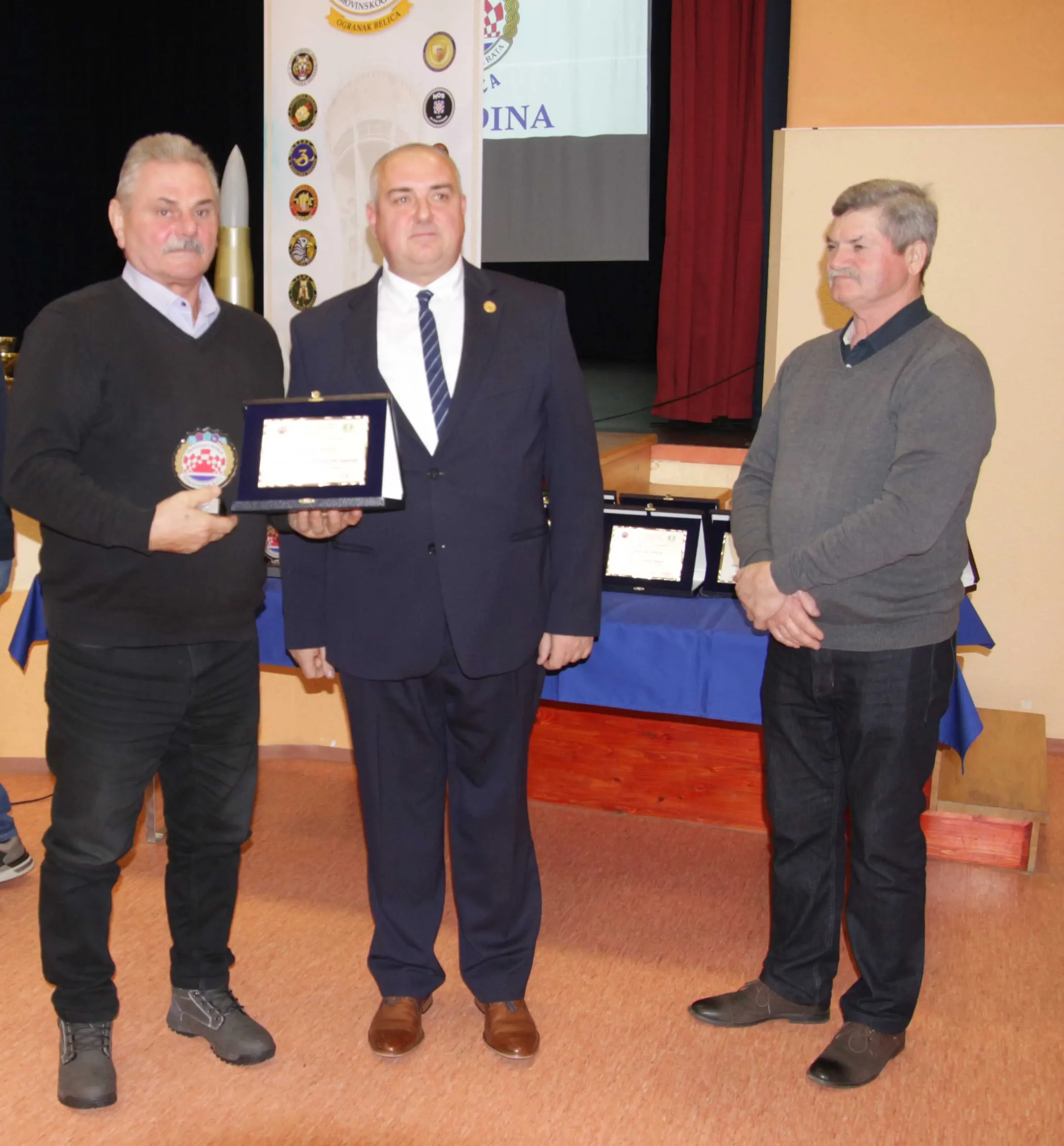 Proslava 30. godišnjice UDVDR-a ogranka Belica Zlatne i srebrne plakete za izniman doprinos (38) Proslava 30. godišnjice UDVDR-a ogranka Belica Zlatne i srebrne plakete za izniman doprinos (38)