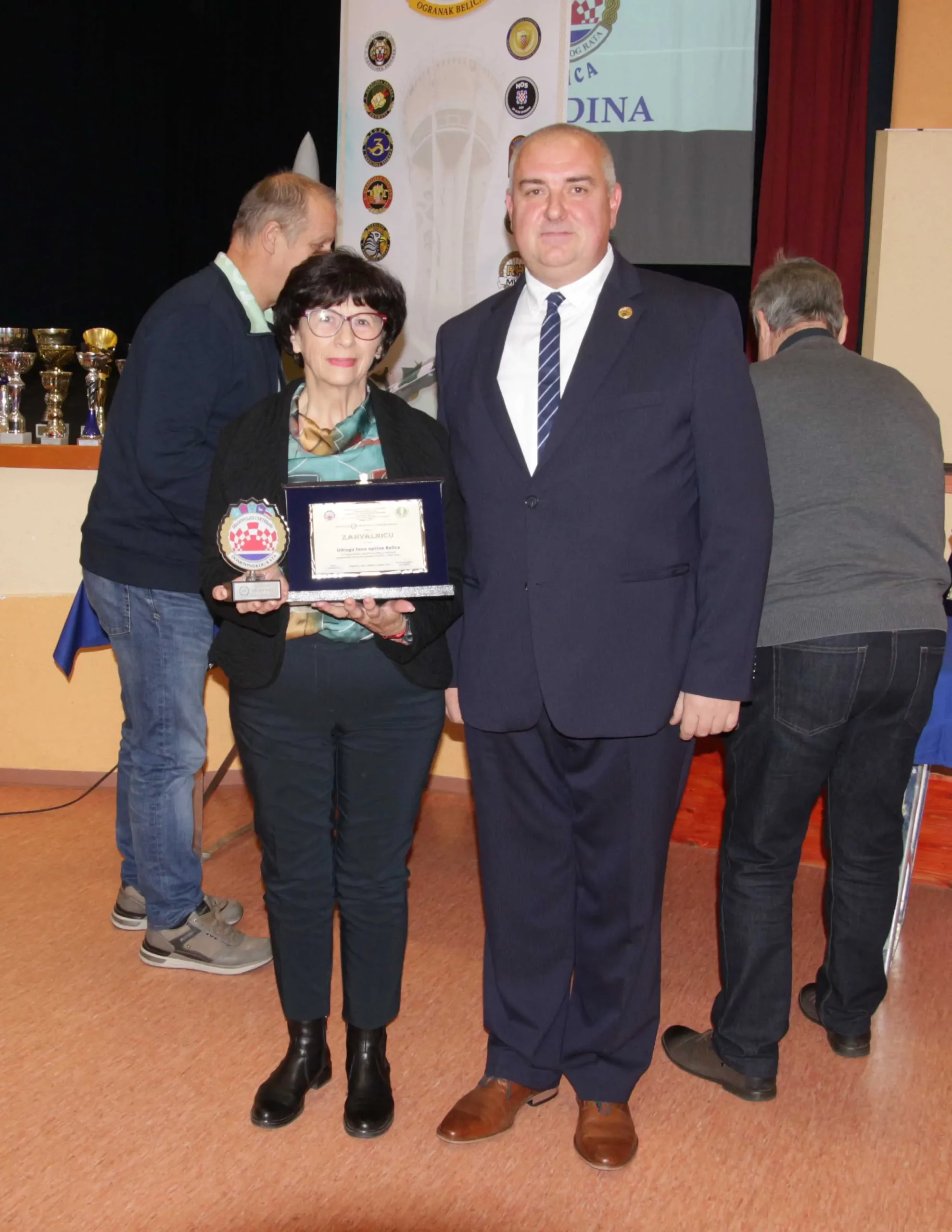 Proslava 30. godišnjice UDVDR-a ogranka Belica Zlatne i srebrne plakete za izniman doprinos (7) Proslava 30. godišnjice UDVDR-a ogranka Belica Zlatne i srebrne plakete za izniman doprinos (7)