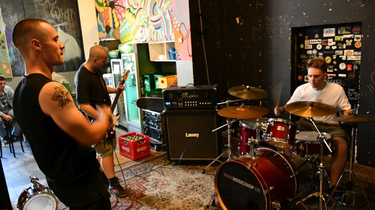 Prostor, HC band 2025 (22)