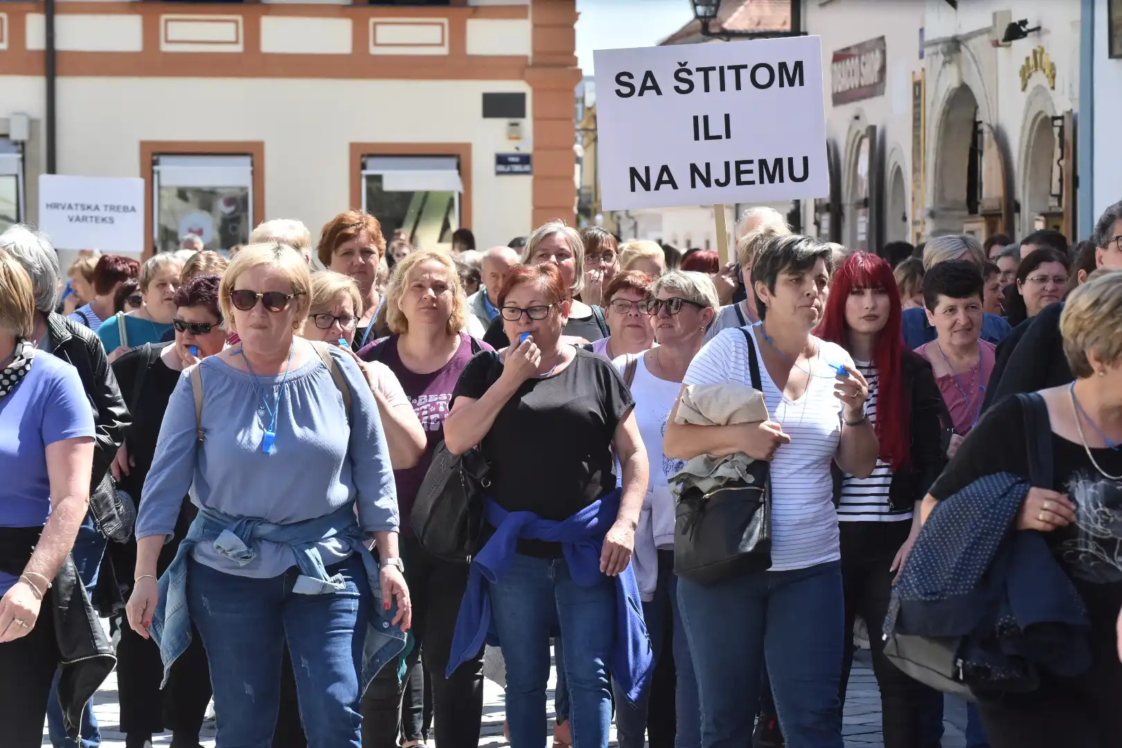 Prosvjed radnika Varteksa 10. 5 na Korzu u Varaždinu (4) Prosvjed radnika Varteksa 10. 5 na Korzu u Varaždinu (4)