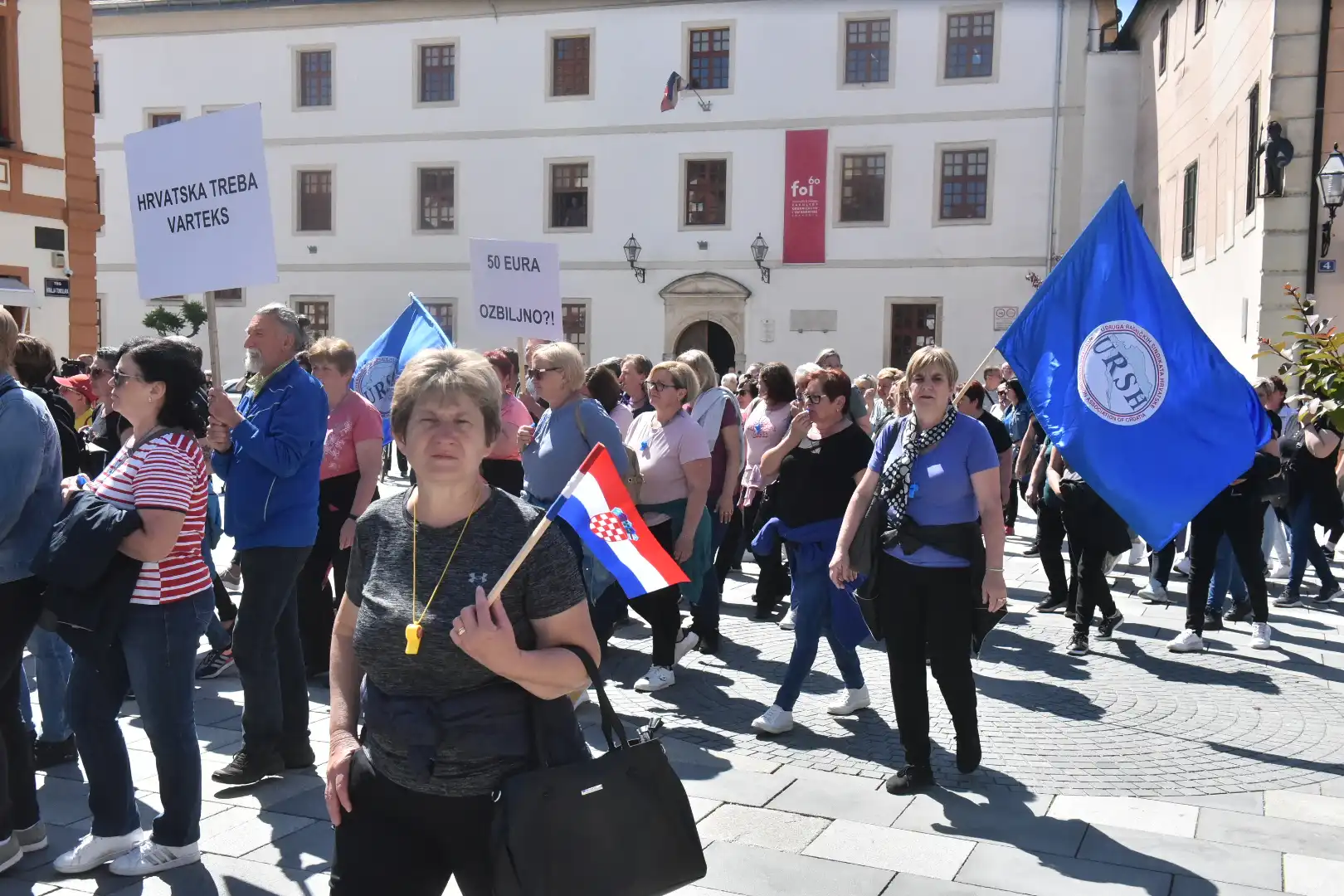 Prosvjed radnika Varteksa 10. 5 na Korzu u Varaždinu (8) Prosvjed radnika Varteksa 10. 5 na Korzu u Varaždinu (8)