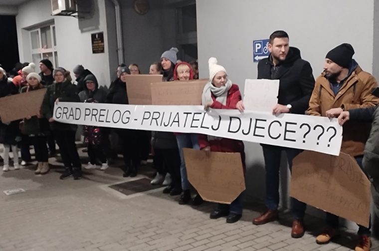 Prosvjed roditelji Prelog (2)