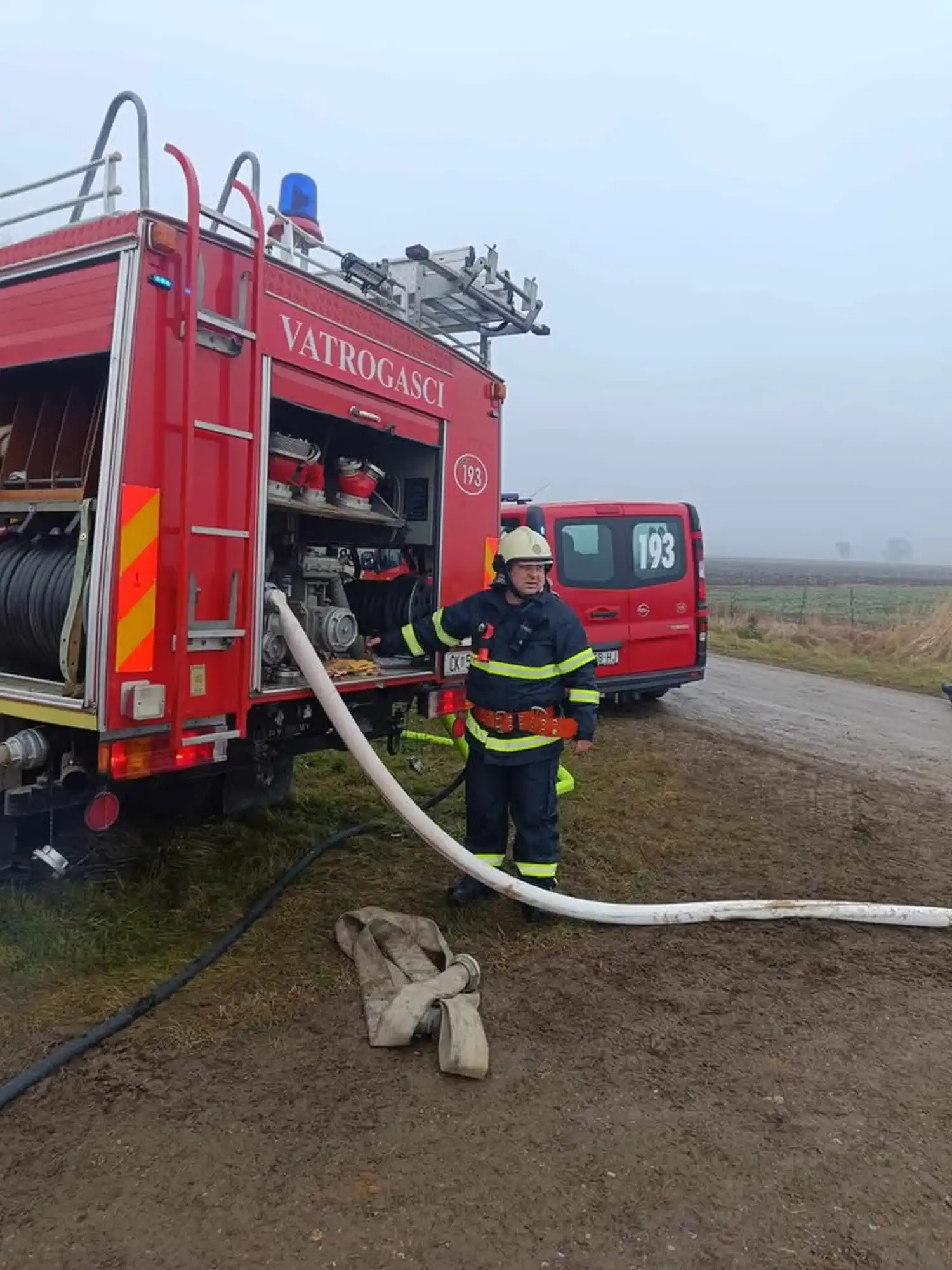 Provedena vatrogasna vježba u Novakovcu Požar na objektu NK Graničar simulirao hitnu reakciju (15)