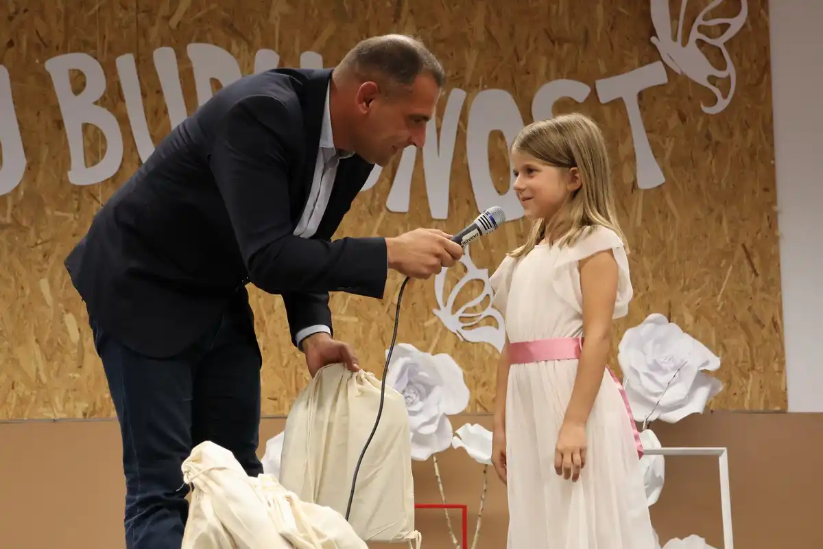 Prvi dan škole u Zasadbregu i Svetoj Mariji (15) Prvi dan škole u Zasadbregu i Svetoj Mariji (15)