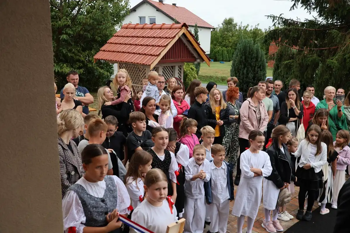 Prvi dan škole u Zasadbregu i Svetoj Mariji (19) Prvi dan škole u Zasadbregu i Svetoj Mariji (19)