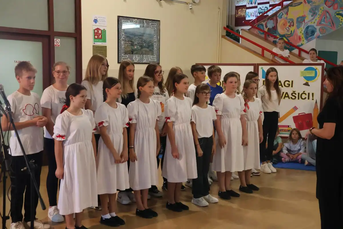 Prvi dan škole u Zasadbregu i Svetoj Mariji (2) Prvi dan škole u Zasadbregu i Svetoj Mariji (2)