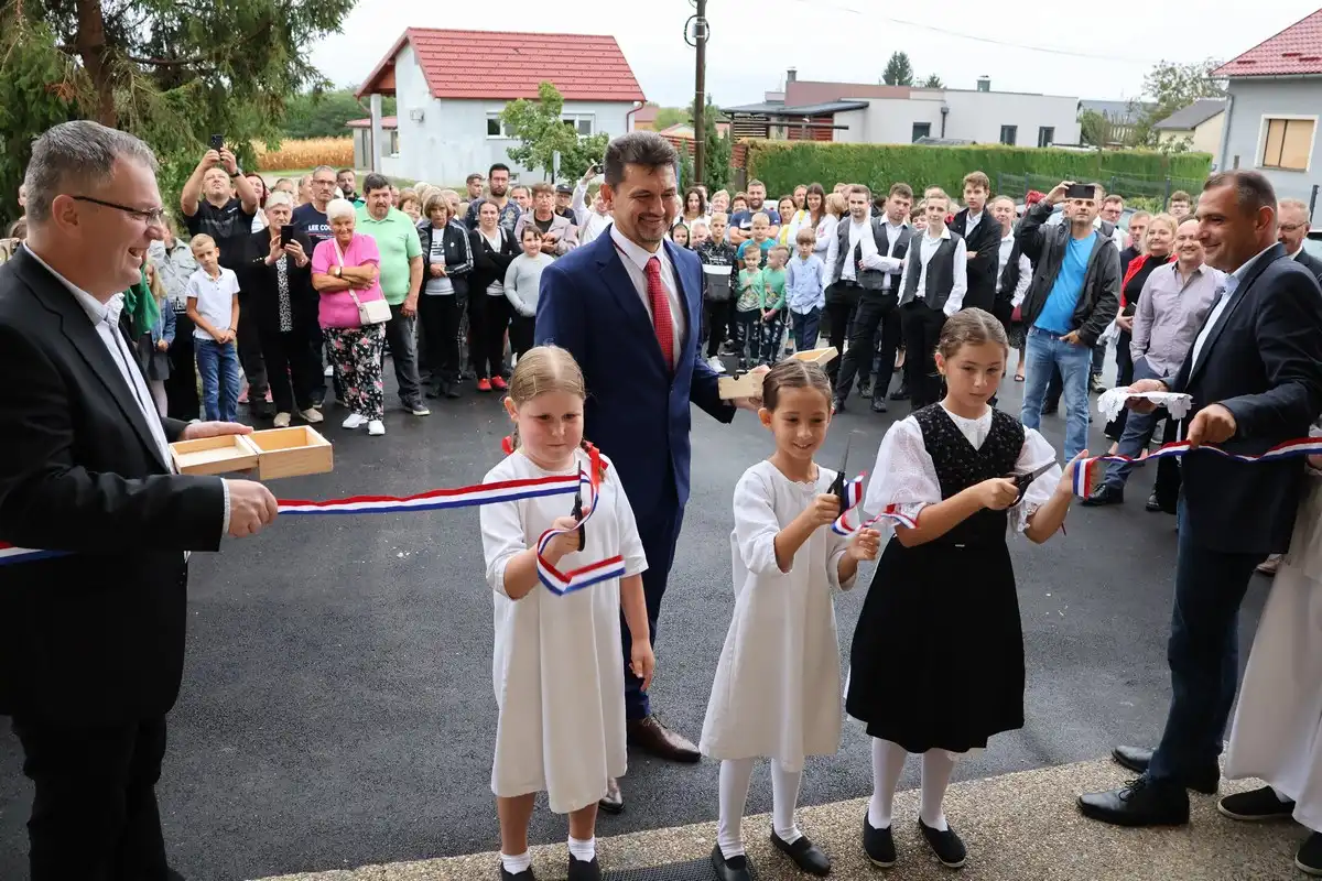 Prvi dan škole u Zasadbregu i Svetoj Mariji (20) Prvi dan škole u Zasadbregu i Svetoj Mariji (20)