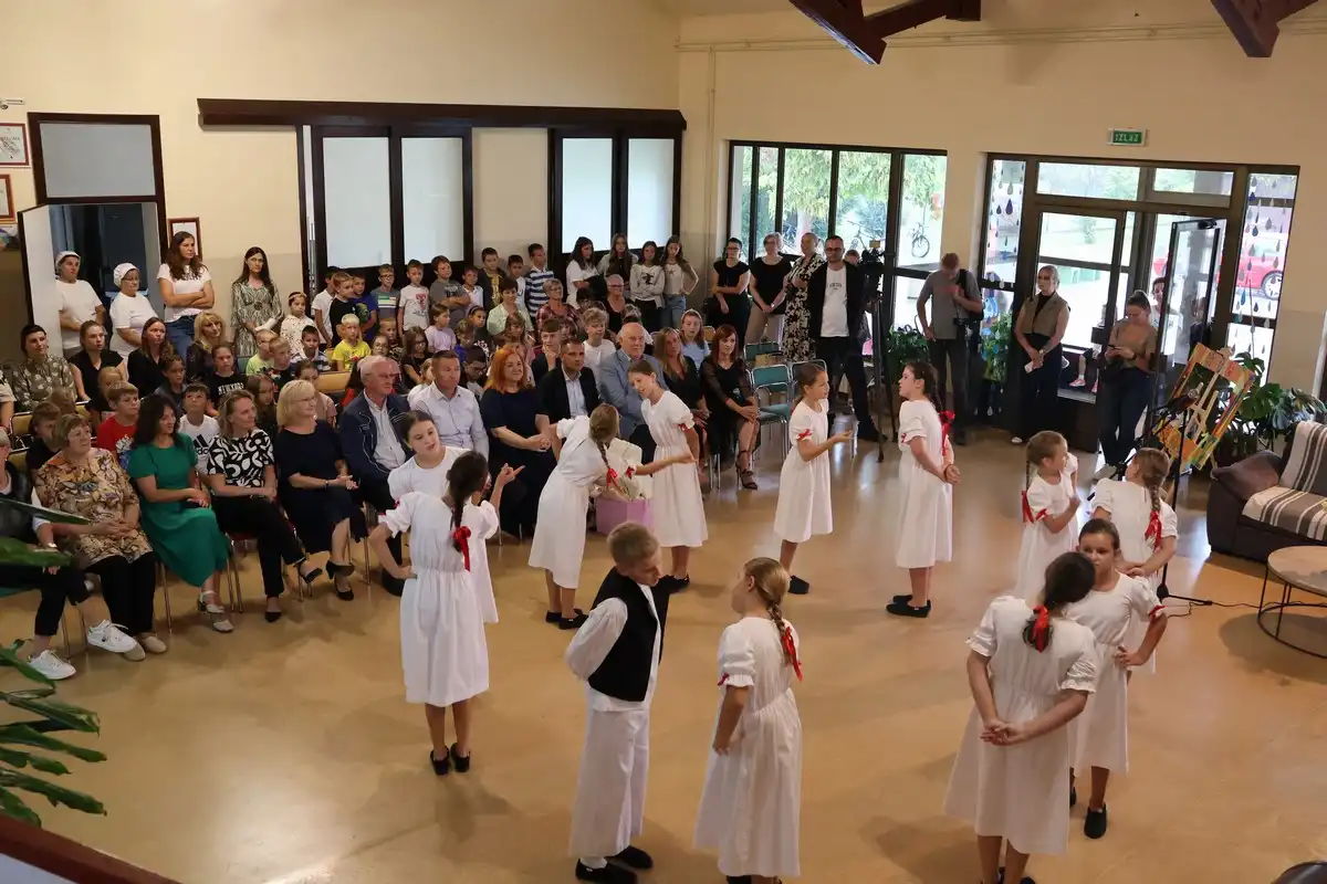 Prvi dan škole u Zasadbregu i Svetoj Mariji (6) Prvi dan škole u Zasadbregu i Svetoj Mariji (6)