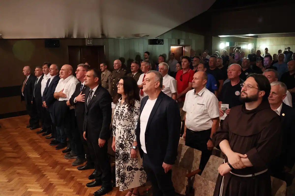 Prvi-hrvatski-redarstvenik-14