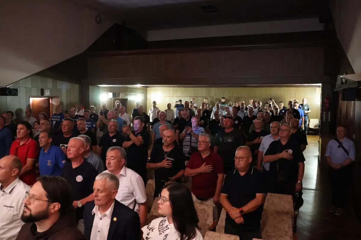 Prvi-hrvatski-redarstvenik-15