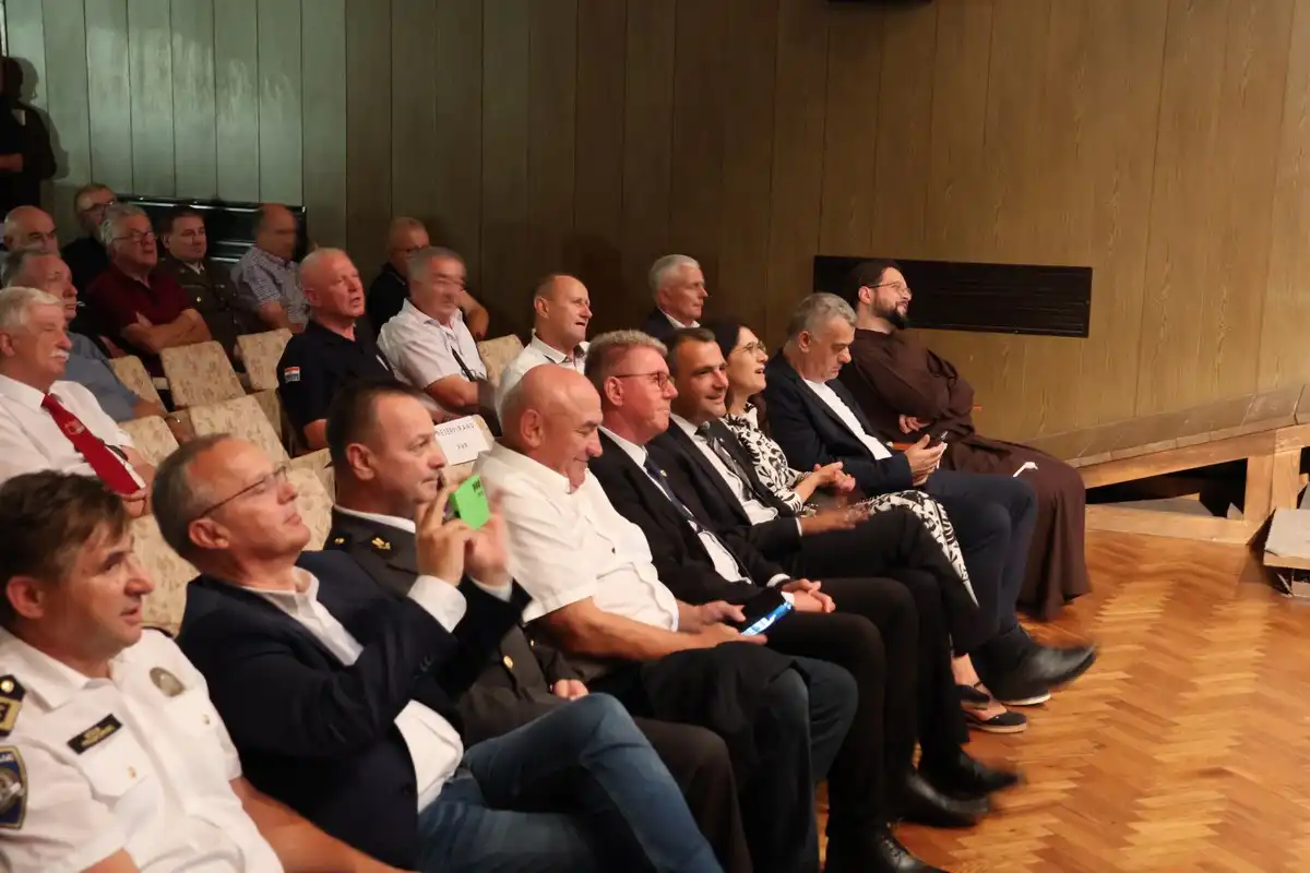 Prvi-hrvatski-redarstvenik-29