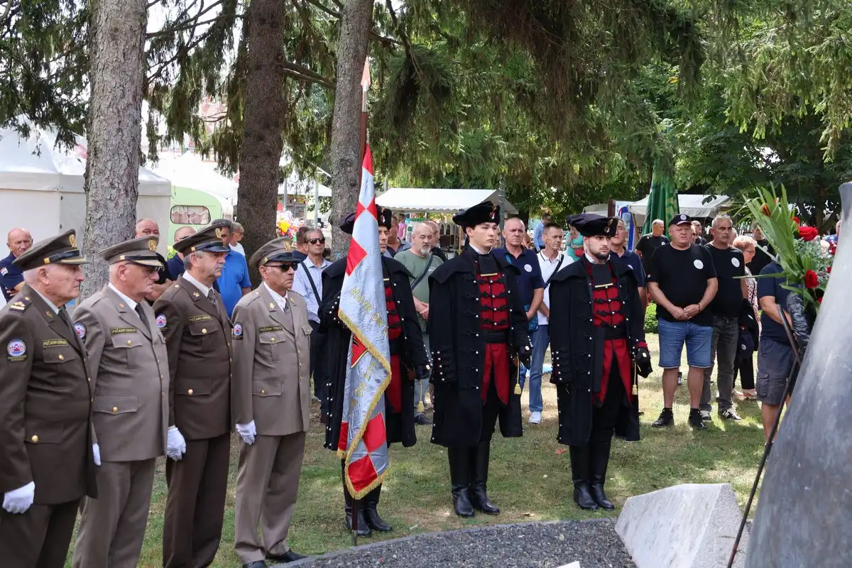 Prvi-hrvatski-redarstvenik-3