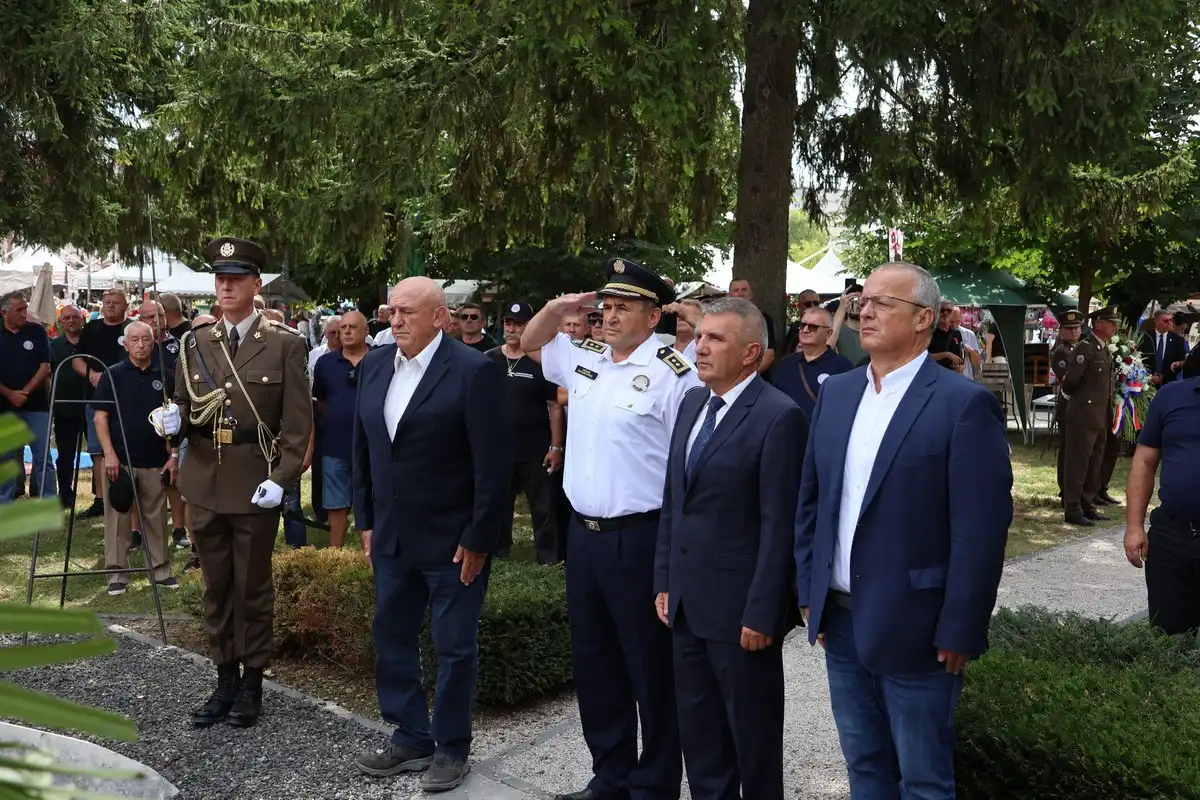 Prvi-hrvatski-redarstvenik-4