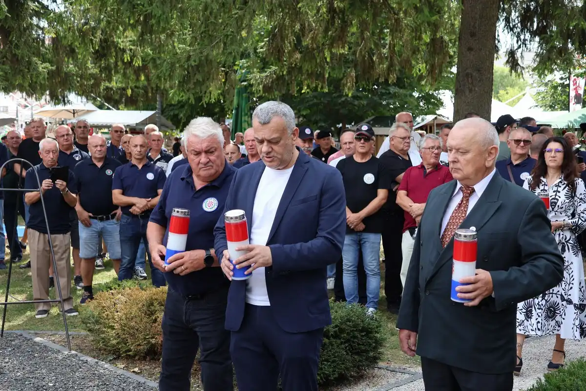 Prvi-hrvatski-redarstvenik-5