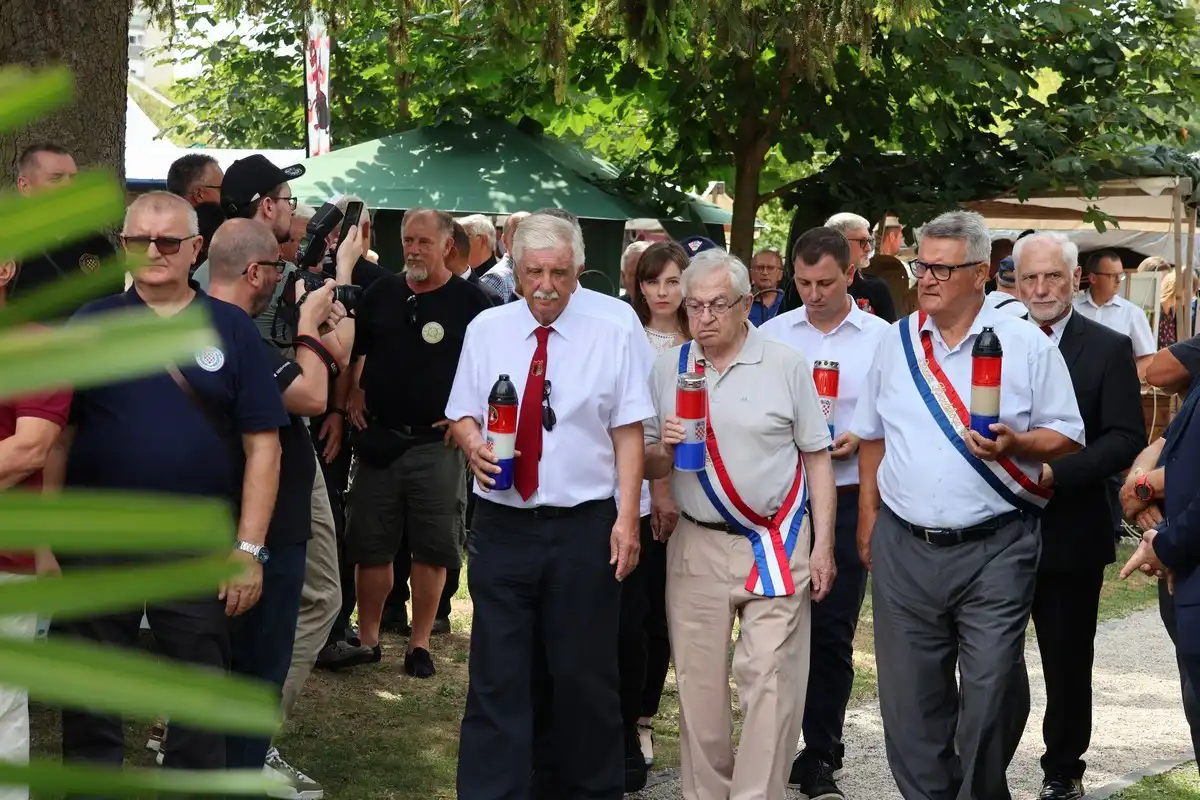 Prvi-hrvatski-redarstvenik-8