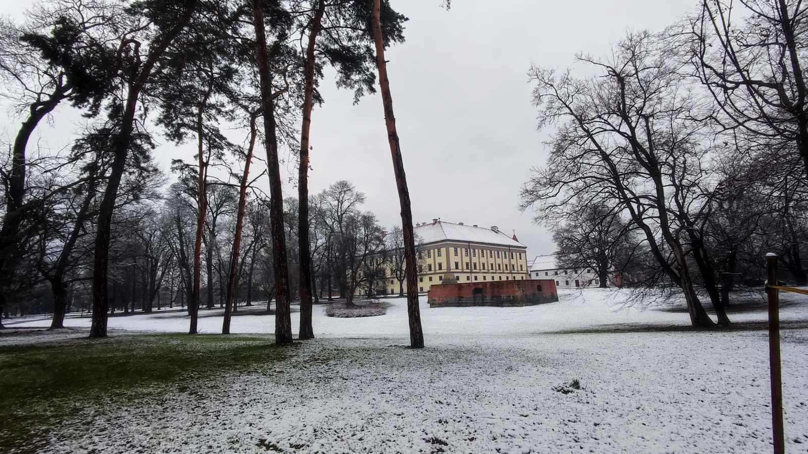 Prvi snijeg 2025., Perivoj Zrinskih, Čakovec (7)