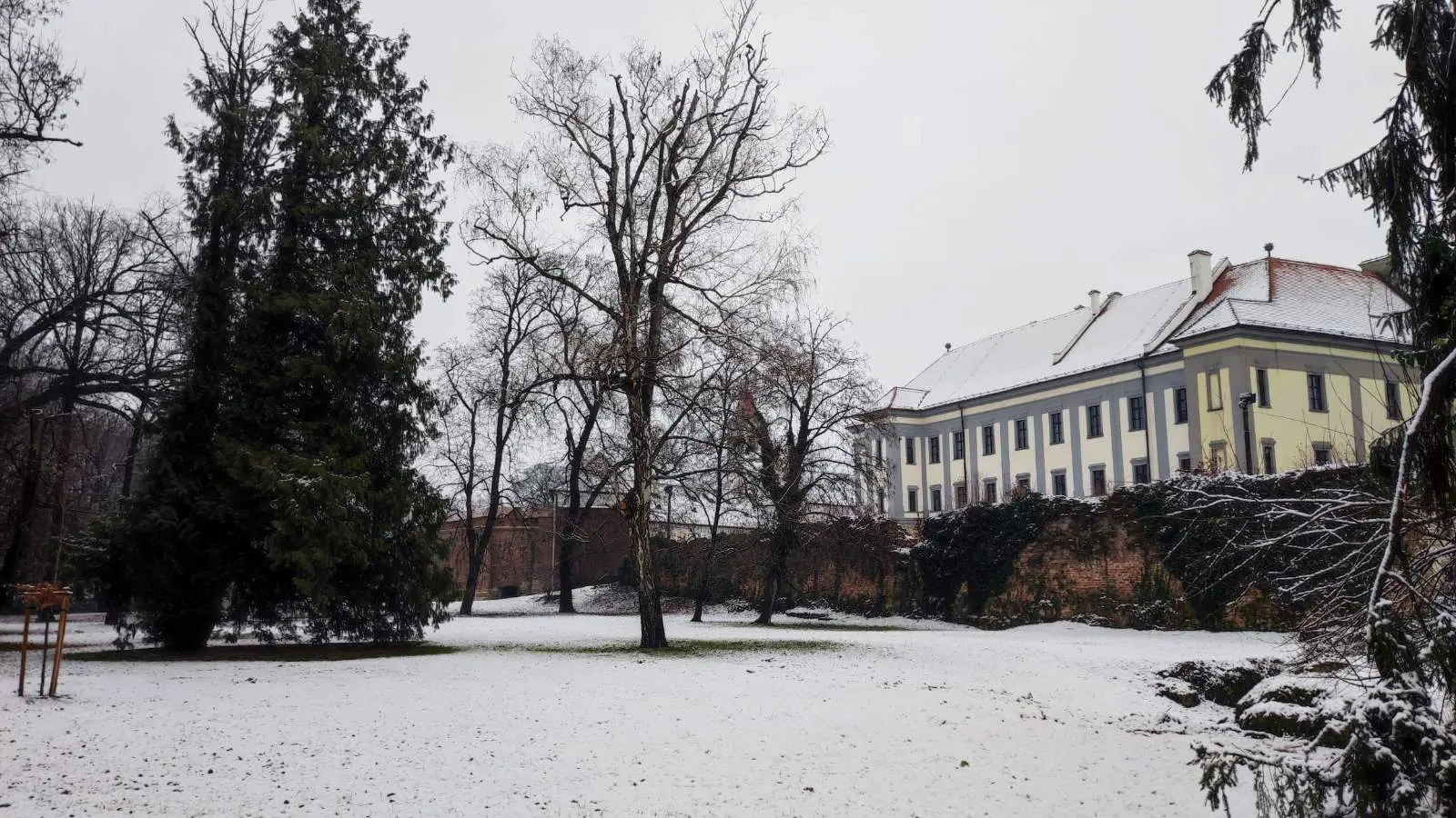 Prvi snijeg 2025., Perivoj Zrinskih, Čakovec (9)